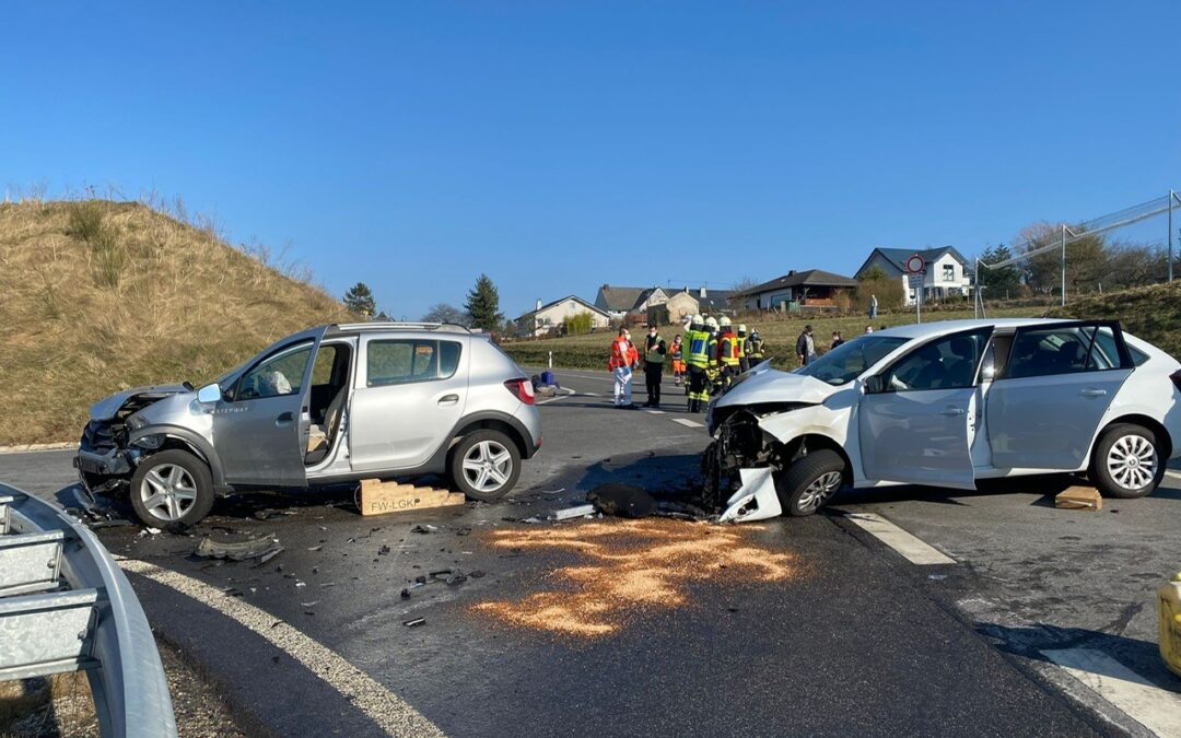 Einsatz 04/2022 Verkehrsunfall eingeklemmte Person B50